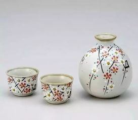 流光溢彩九谷烧 日本釉上彩绘瓷器的艺术瑰宝